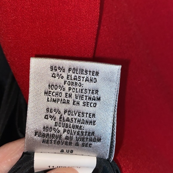 Kasper Petite NWT ☄️ women’s fire red with black buttons front & sleeves,, lined - Picture 3 of 5
